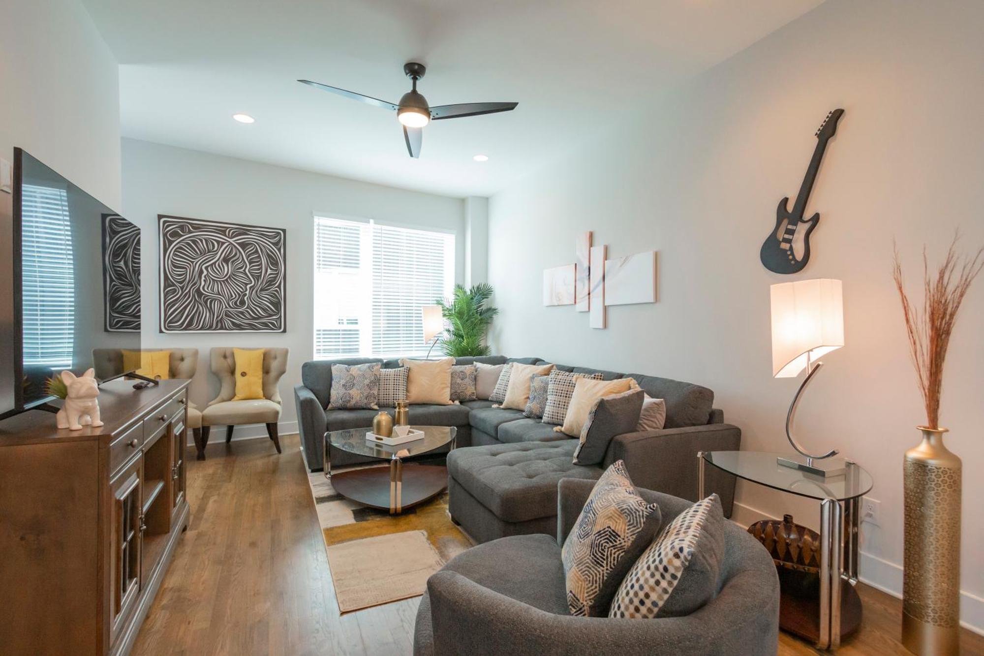 Luxury Townhome Skyline Views Mins To Dt Nashville Exterior foto